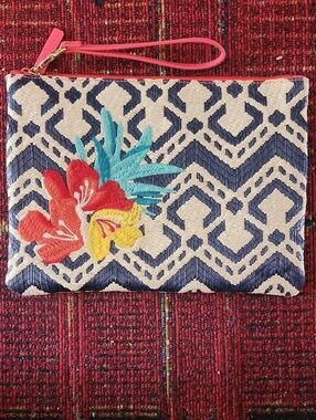 Vera Bradley Woven Floral Navy & Cream Wristlet Wristlet